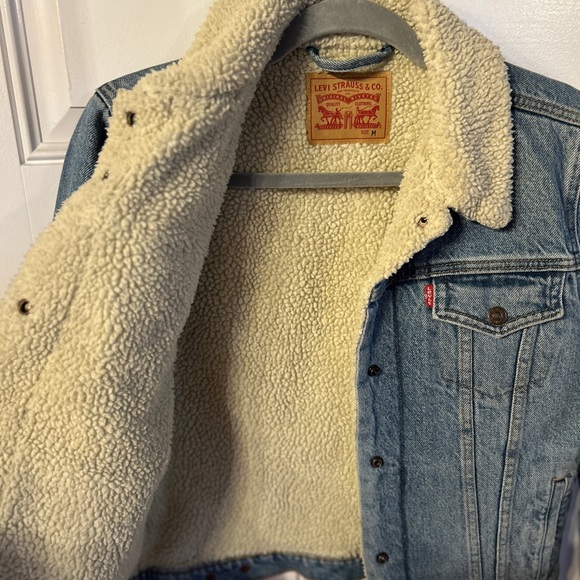 Levi’s Original Sherpa Trucker Jacket - Picture 2 of 3